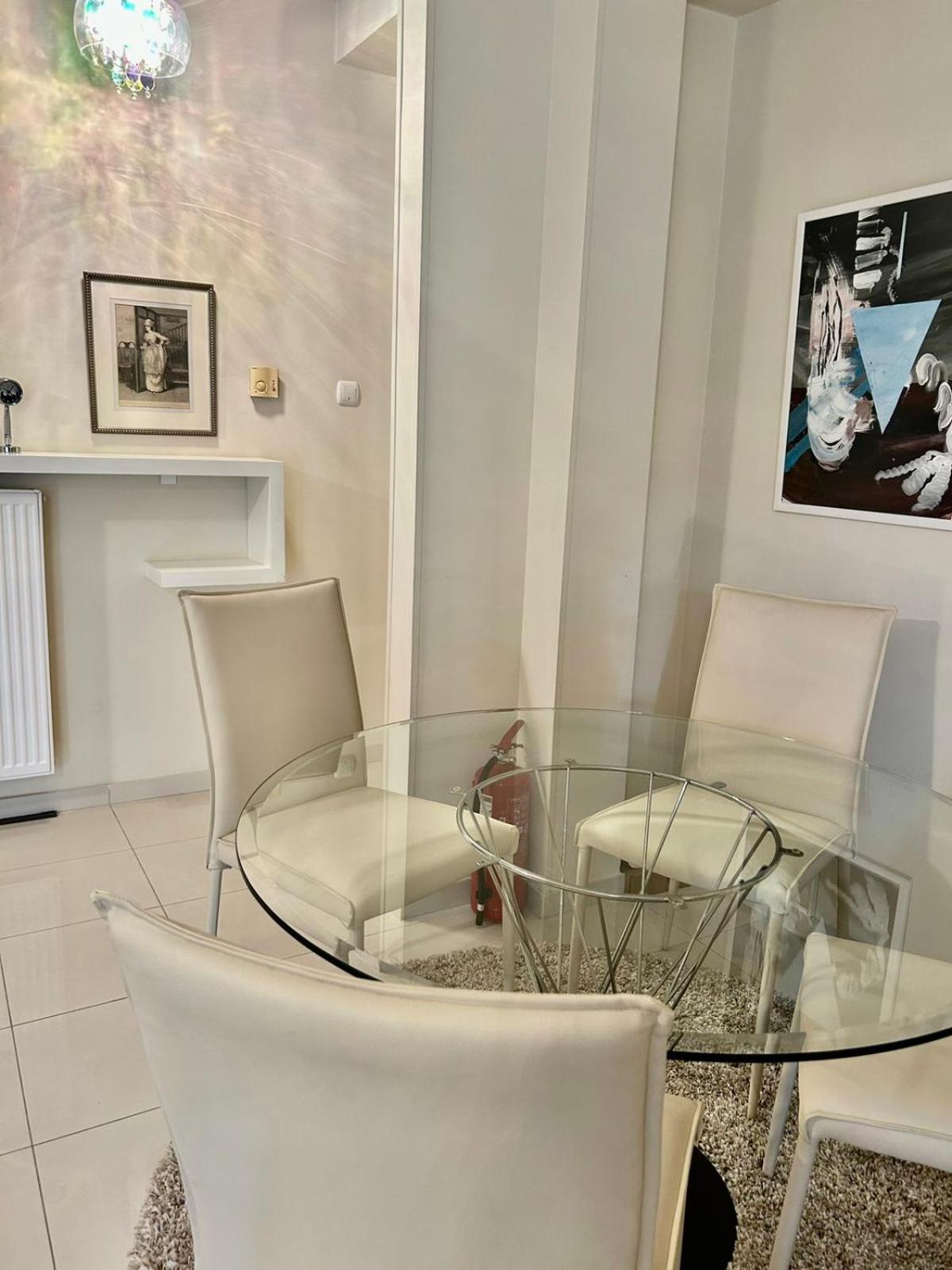 Cynthia Comfort Living Volos