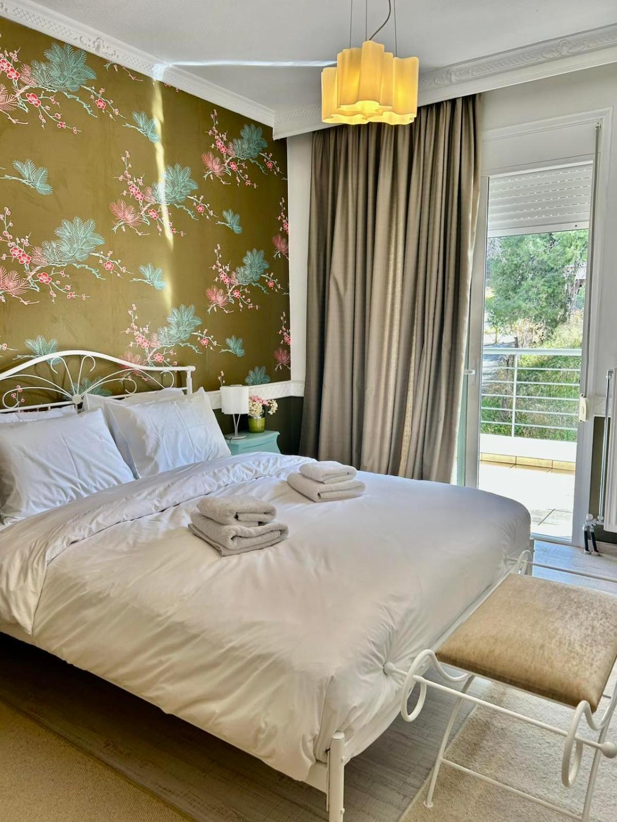 Cynthia Comfort Living Apartment